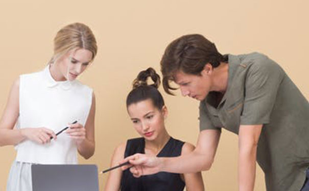 �ɶ�����Ӣ��