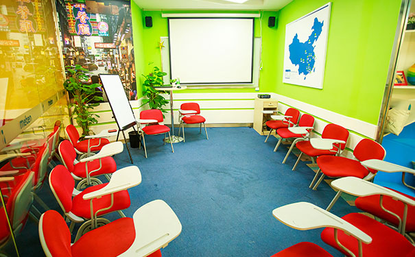 ����Ӣ����ѵѧУ��ַ