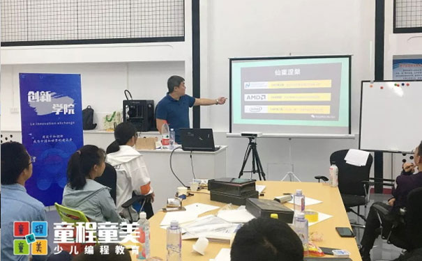 �ɶ��ɻ����ٶ������ѵ����