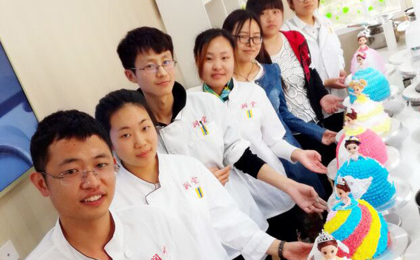 北京润堂西点培训学院-翻糖蛋糕全能班