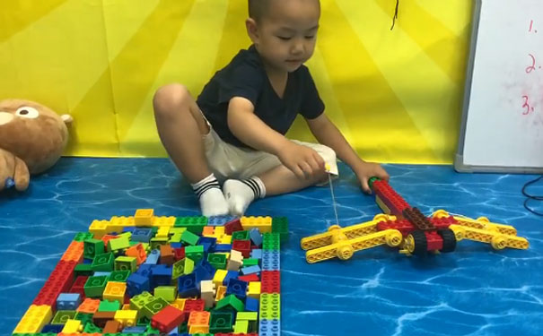 �����������ٶ�ѧ����ļҺ�_��������