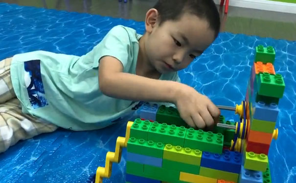 �Ͳ��ٶ�ѧ����ļҺ�_��������