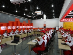 �ӱ�����ά��ѧУ�ĸ���_ѧ��_��ַ/