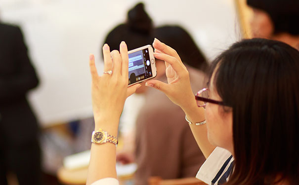 ��������������Ӣ��������Ͽγ��ĸ���_����Ӣ����ѵ����