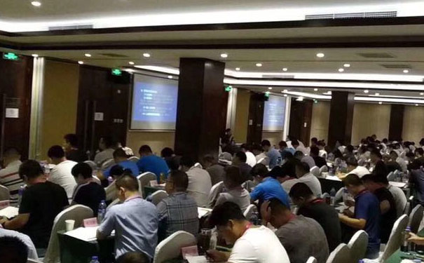 ������������ʦ��ѵ����һ�����