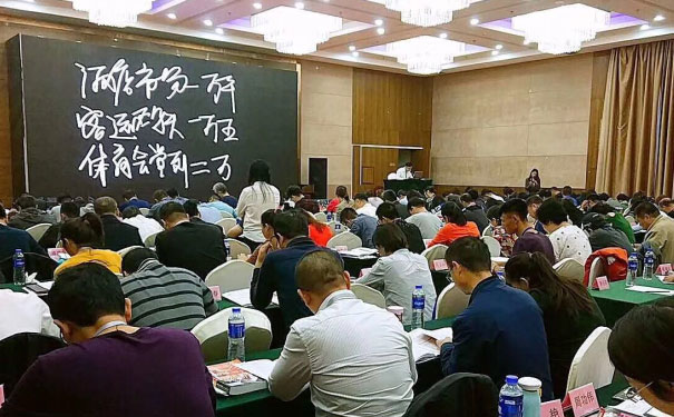 �Ͼ���������ʦ��������