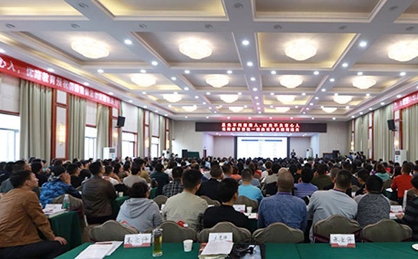 ��ͨ��������ʦ��ѵ�����ĸ���