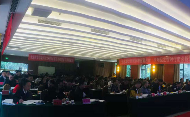 ������������ʦ�����ﱨ��ÿ�꼸��