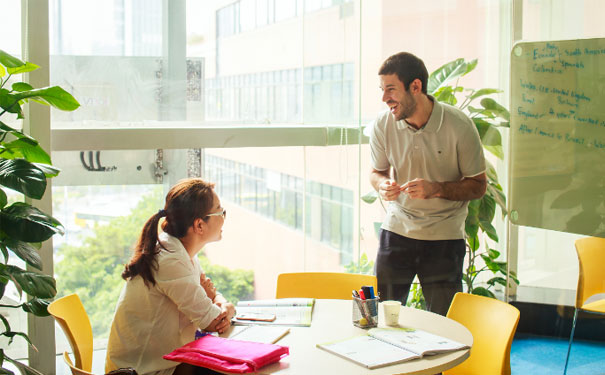 ��������Ӣ��γ�