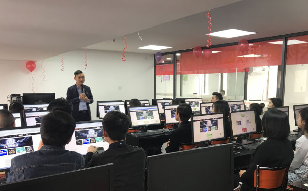 上海学室内设计师的学校
