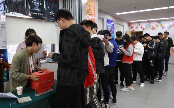 ���ϴ�������ѵ��