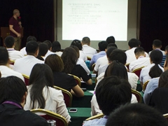 ƽ��ɽ��·������ô��/