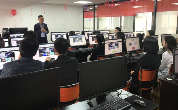 ��ɳѧ�����ѵ�ļҺ�