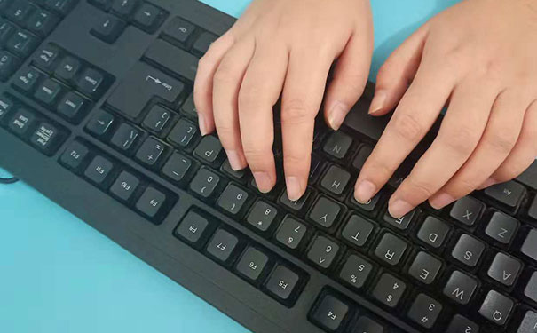 ����ƽ����ư�