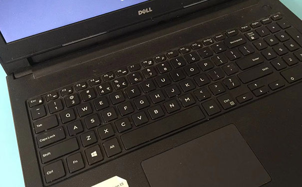 ����webǰ����ѵѧУ