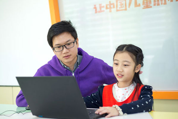 沈阳少儿编程培训-Scratch-Python-C++课程-童程童美
