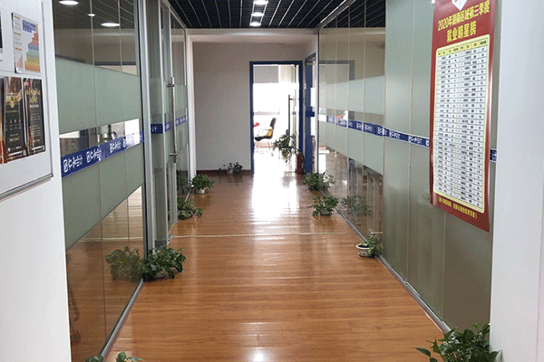 ������̨������м�ְ����ѵ-���ü۸�-���Ա�������