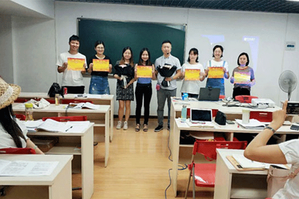 ��³ľ������������м�ְ����ѵ-���ü۸�-���Ա�������