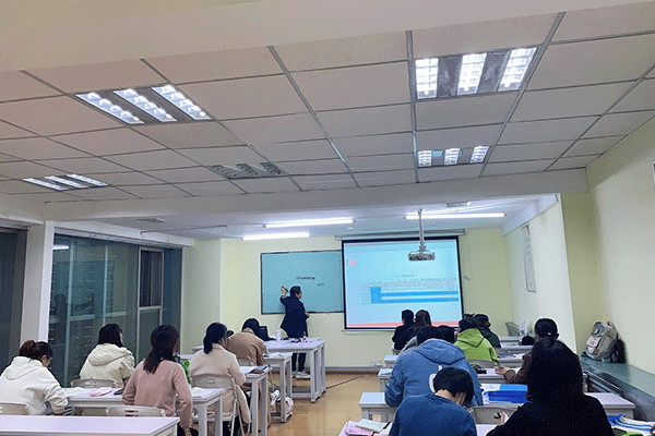 ��������������м�ְ����ѵ-���ü۸�-���Ա�������