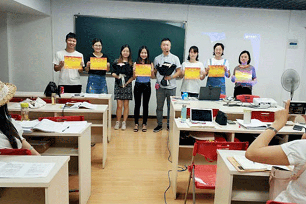 �人�Ϻ�������м�ְ����ѵ-���ü۸�-���Ա�������