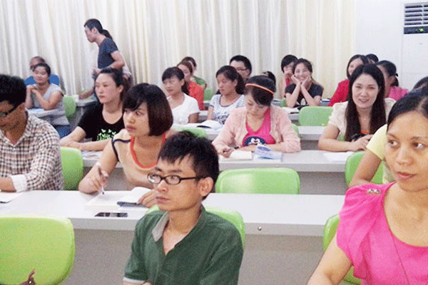 �������ƺ�����ѵ�����ļҺ�-���ö���Ǯ