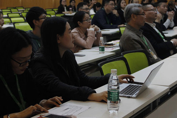 �ɶ��ɻ��������ѵ�����ļҺ�-���ö���Ǯ