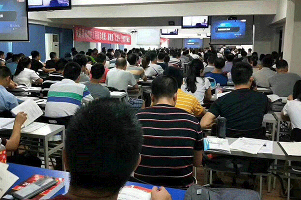 ���ݷ�����ѵ�����ĸ���_����