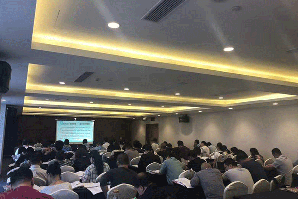 ���ݷ�����ѵ�����ĸ���_����