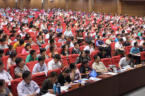 ���Ϸ�����ѵ�����ĸ���