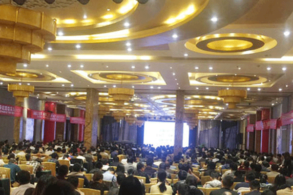汉口法考培训机构哪个好_费用