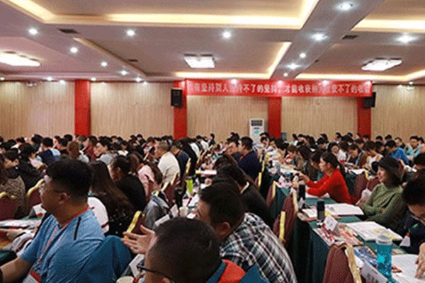 甘肃法考培训机构哪个好_费用