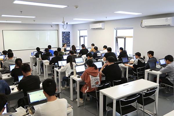 ��������������ѵ����-�����ļҺ�