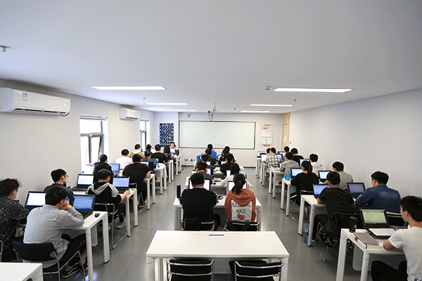 ������IT��ѵѧУ�ļҺ�-ѧ�Ѷ���Ǯ