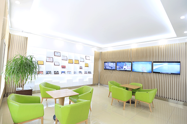 ����IT��ѵѧУ�ļҺ�-ѧ�Ѷ���Ǯ