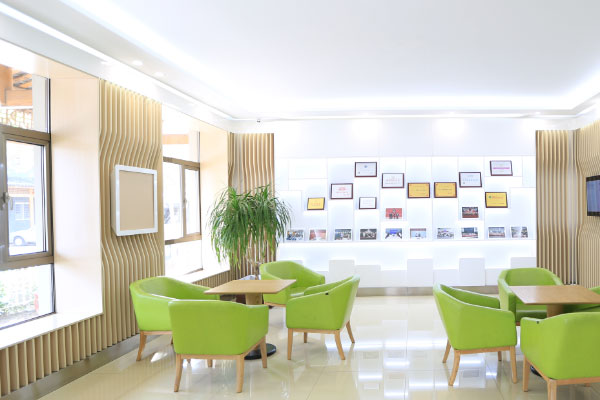 ֣�ݽ�ˮ��IT��ѵѧУ�ļҺ�-ѧ�Ѷ���Ǯ