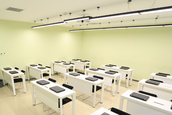 呼和浩特回民区IT培训学校哪家好-学费多少钱