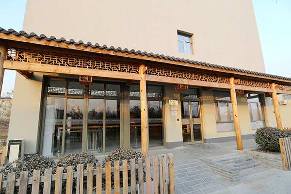 ʯ��ׯ������IT��ѵѧУ�ļҺ�-ѧ�Ѷ���Ǯ