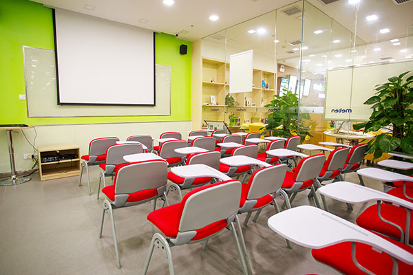 ����Ӣ����ѵ�����ļҺ�-�շѱ�׼��Ŀ��