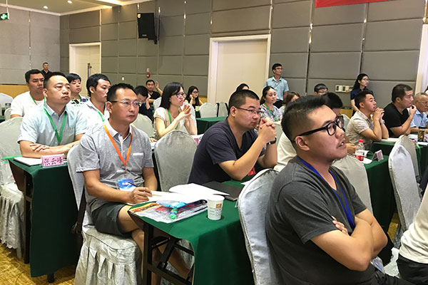 ���϶�����ѵ�����ĸ���-�γ̷��ú���-���濿��