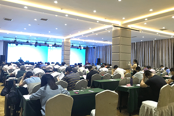 ����������ѵ�����ĸ���-�γ̷��ú���-���濿��