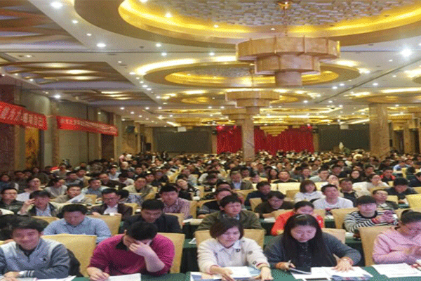  ����������ѵ�����ĸ���-�γ̷��ú���-���濿��