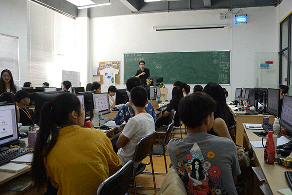 �ɶ�������ѵ����-�����ļҺ�     