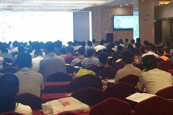 ���˶�����������ʦ��ѵ����-�γ̼۸�