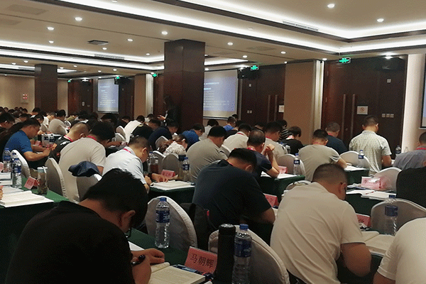 ���ж�����������ʦ��ѵ����-�γ̼۸�