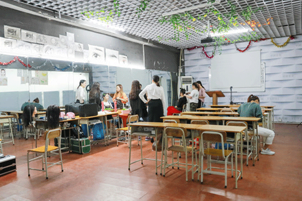 东莞化妆培训学校咨询