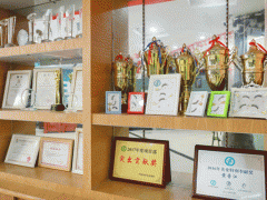 ��ɽ��ױ��ѵѧУ������/