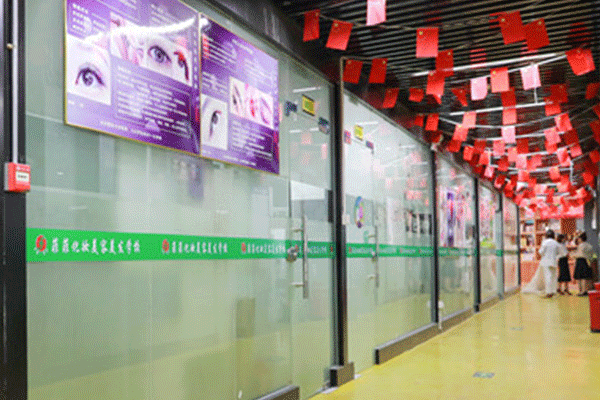 惠州化妆的学校哪个好