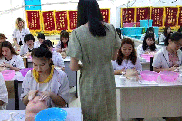 ����ͳ��ѧУ������