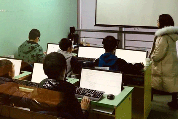 合肥蜀山区机器人编程哪家好-学费一年多少钱