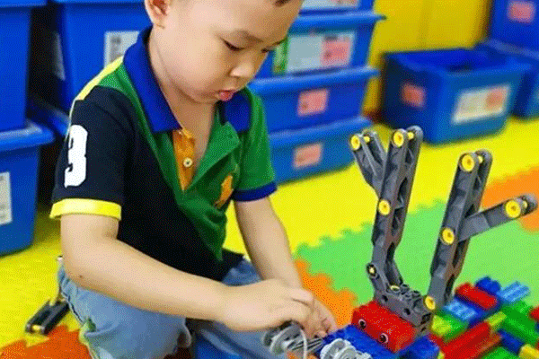兰州城关区机器人编程哪家好-学费一年多少钱